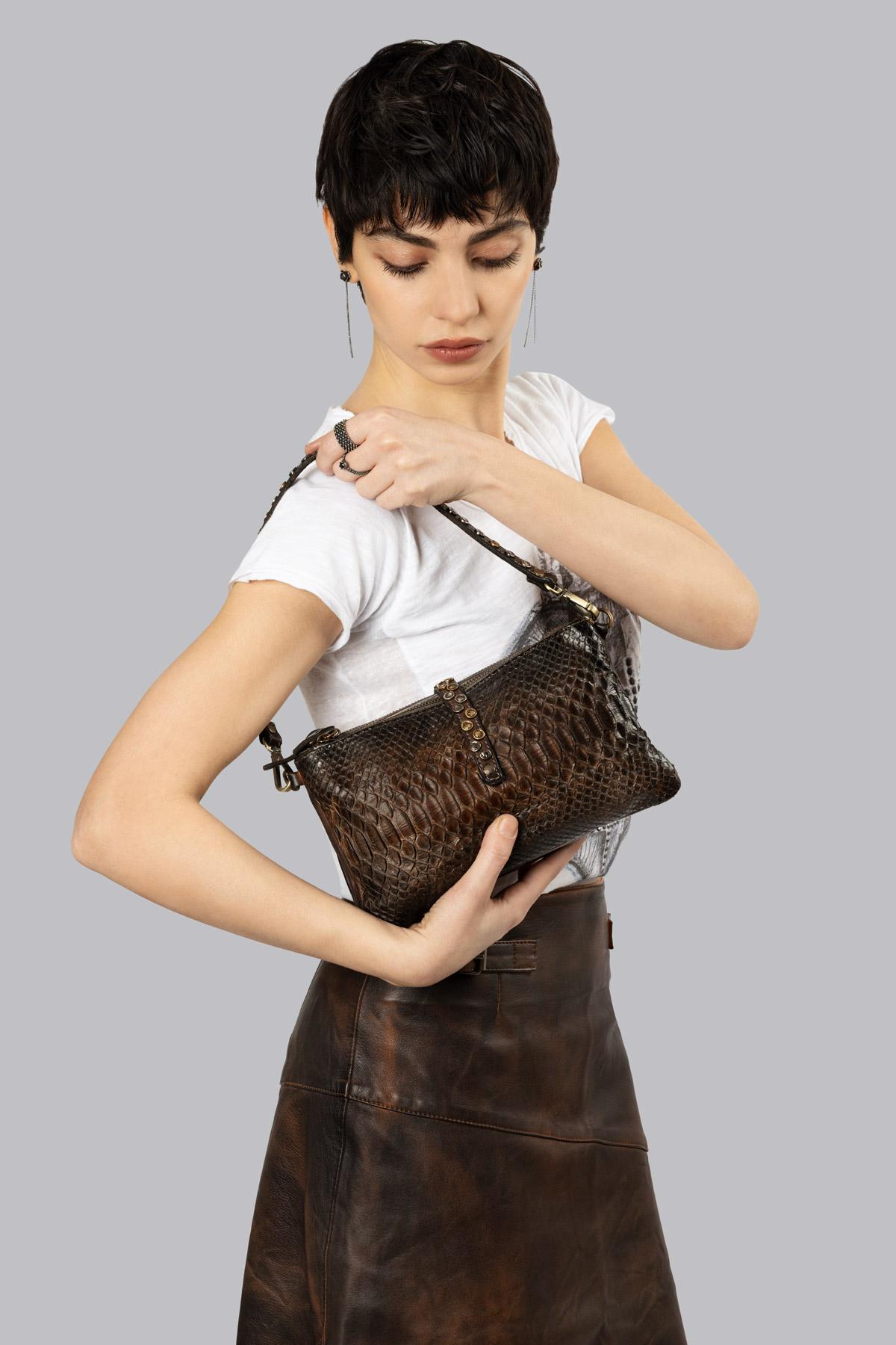 Kaylu Regin Python ebony